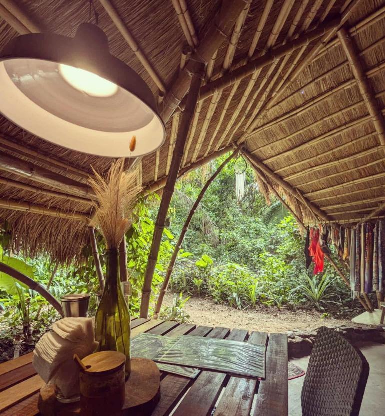 Ecocio Jungle Hostel Coron Exterior photo